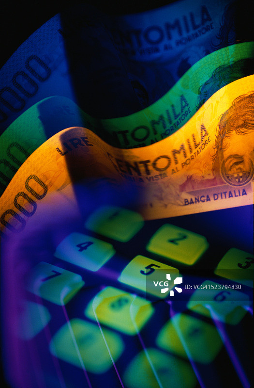 意大利货币和键盘图片素材