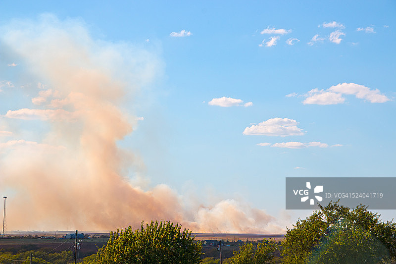 烟雾弥漫图片素材