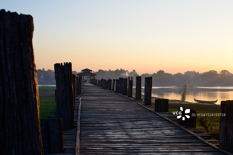 乌本桥的日出图片素材