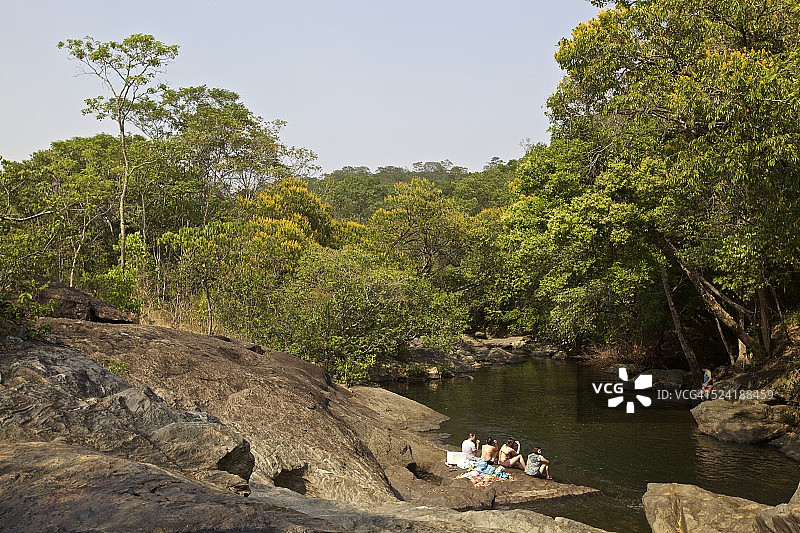 半月瀑布图片素材