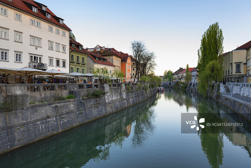 斯洛文尼亚卢布尔雅那三重桥和报喜教堂图片素材