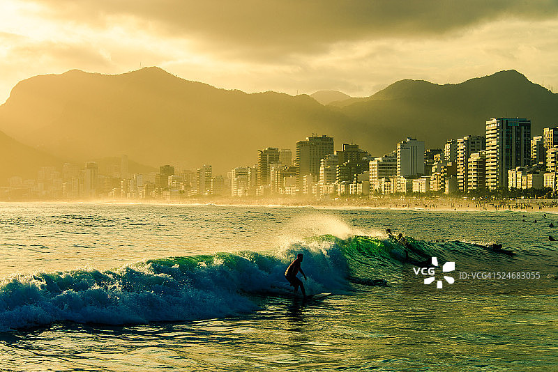 冲浪捕鲸人图片素材