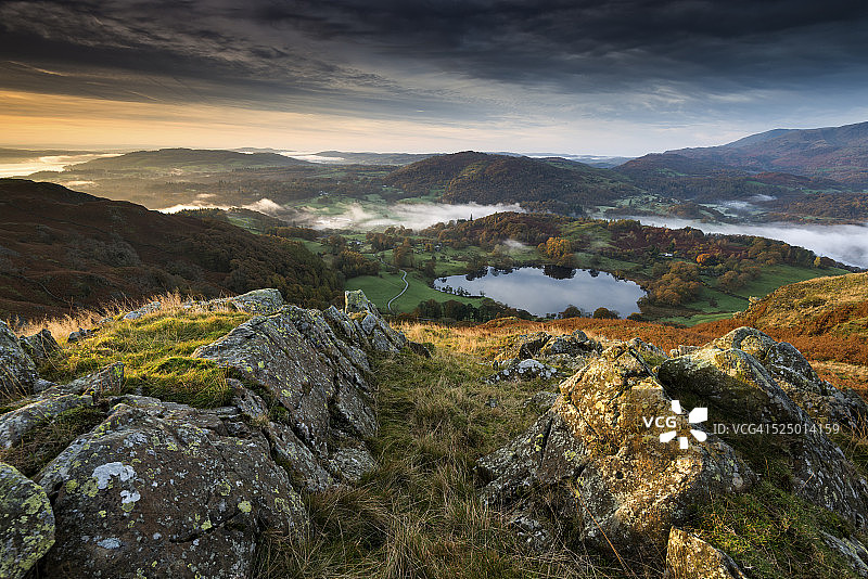 秋季湖区风光图片素材