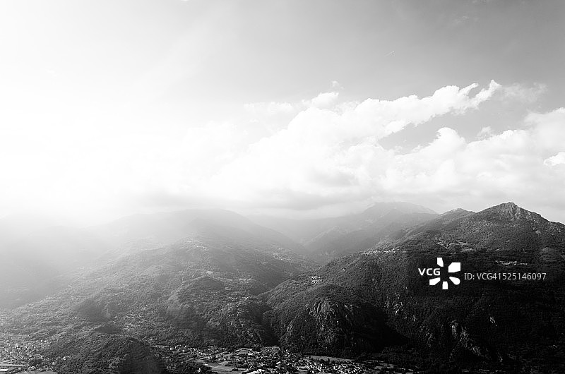 苏萨山谷图片素材