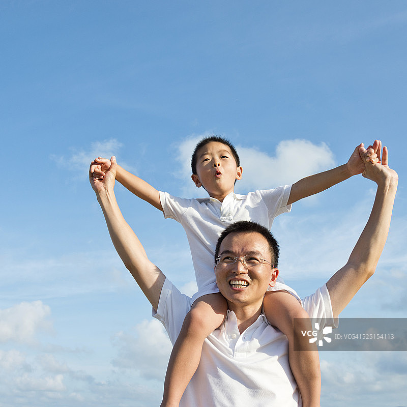 父亲和儿子图片素材