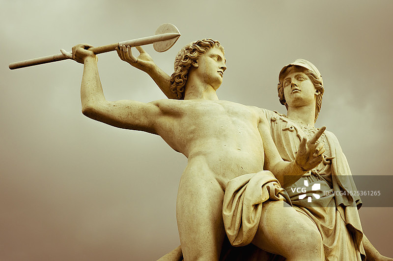 Schlossbrucke的历史雕塑图片素材