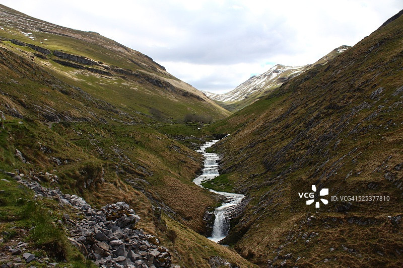 阿拉拉山脉巴斯克地区的矿山山谷图片素材