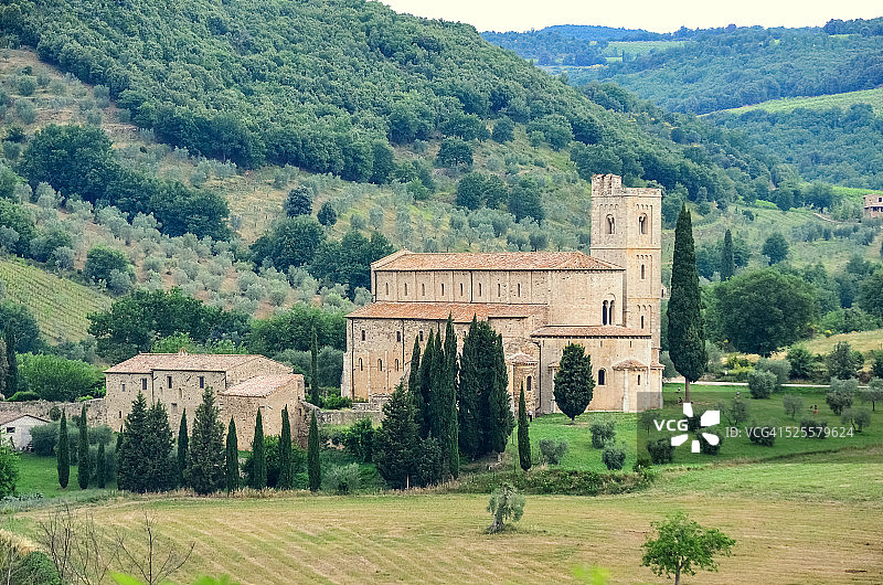意大利托斯卡纳的圣安蒂莫罗马式修道院图片素材