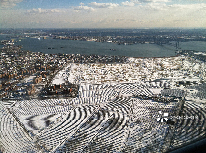 从飞机窗口看图片素材
