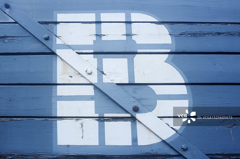 发现的字母和数字图片素材