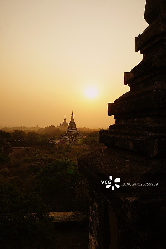 蒲甘寺庙日出图片素材