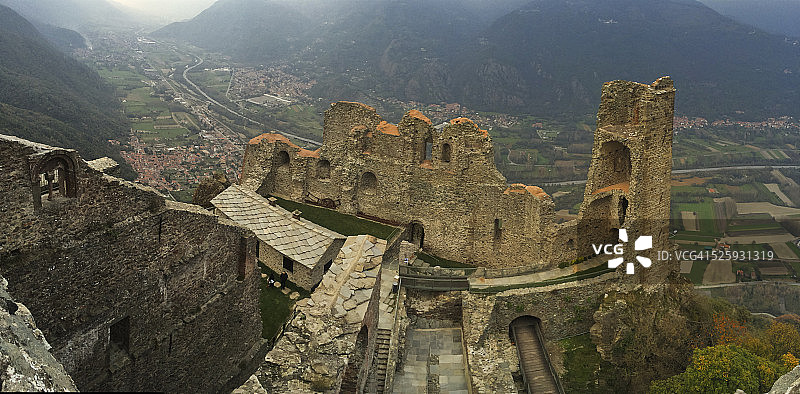 神圣的圣米凯莱教堂图片素材