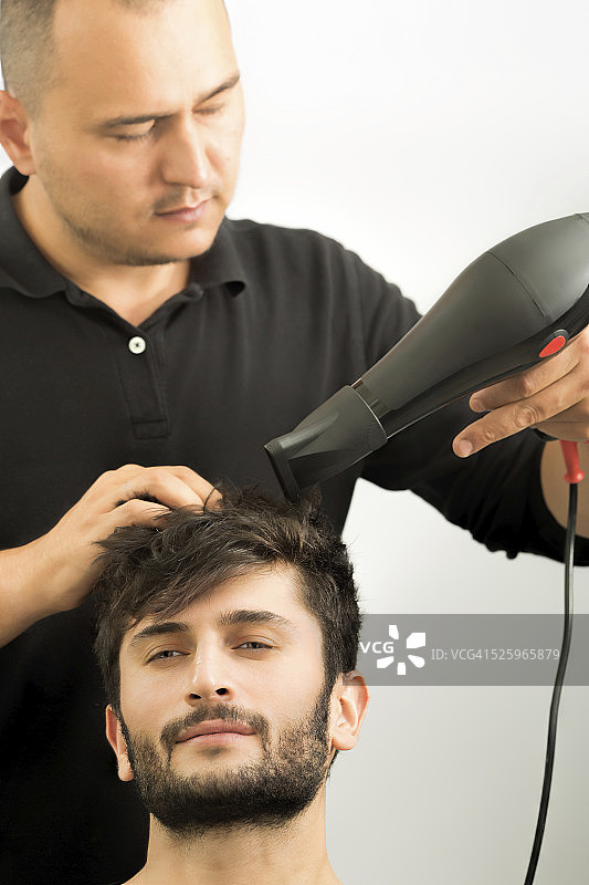 男人理发图片素材