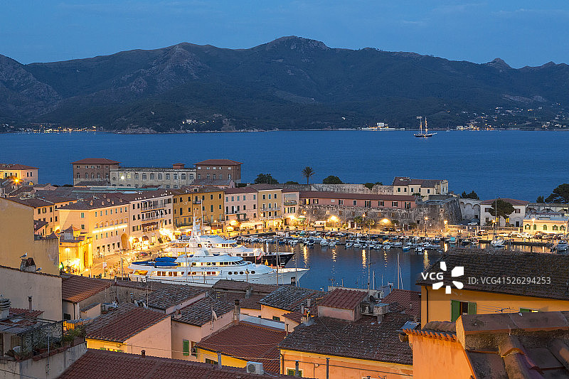 费拉约港黄昏，厄尔巴岛，意大利图片素材