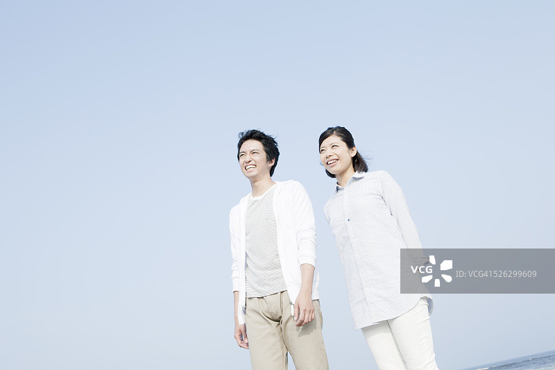 微笑的男人和女人图片素材