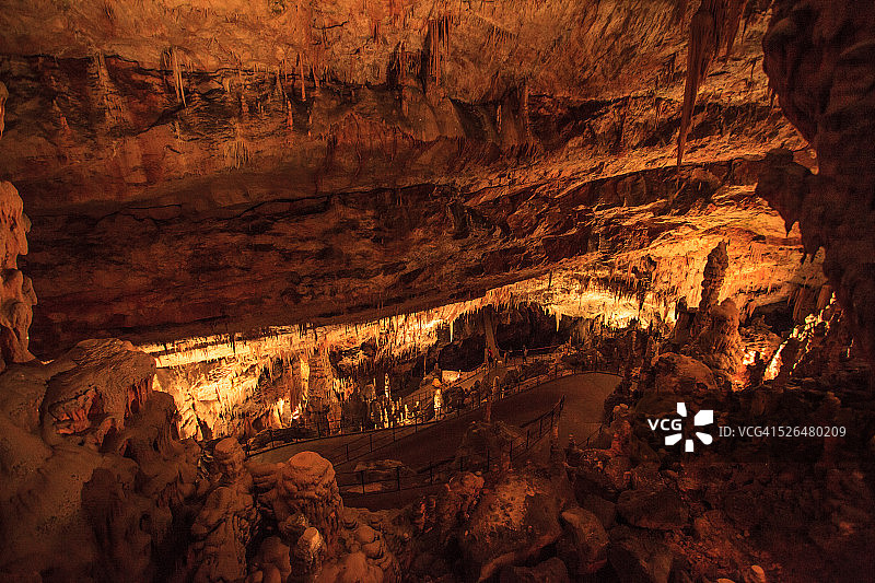 波斯托伊纳溶洞图片素材