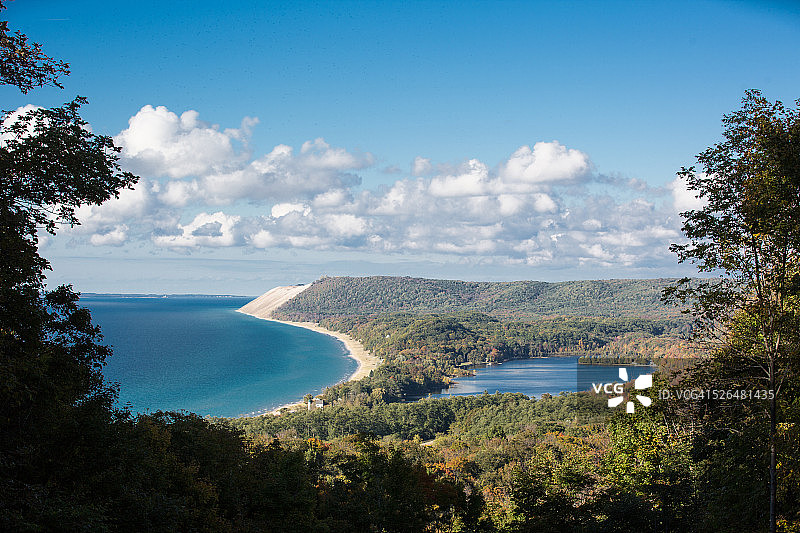 睡熊沙丘帝国崖景观图片素材