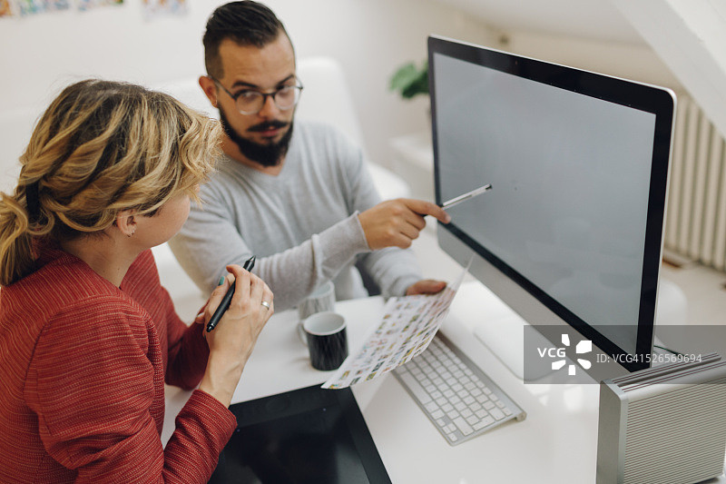 图形设计师合作办公图片素材