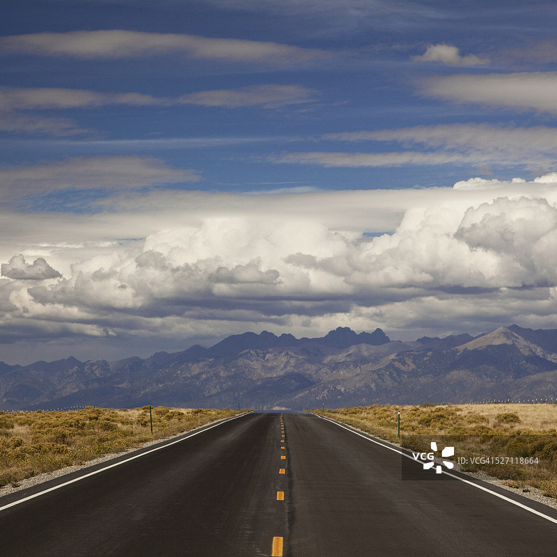 通往大沙丘的道路图片素材