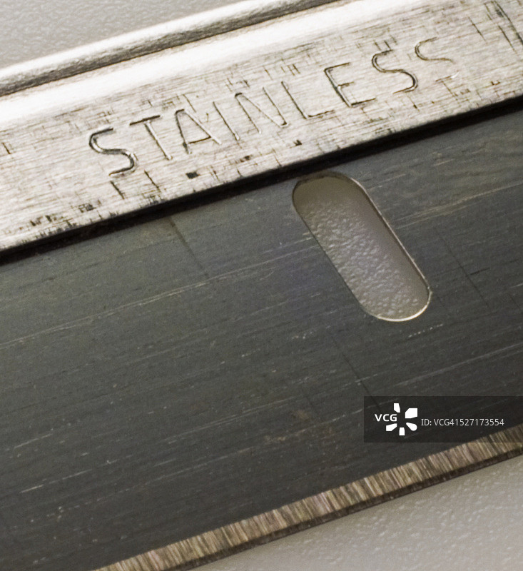 冷钢：内森·格里菲斯的剃刀边缘图片素材