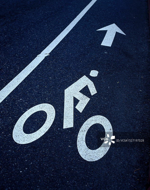 自行车道上的标记图片素材