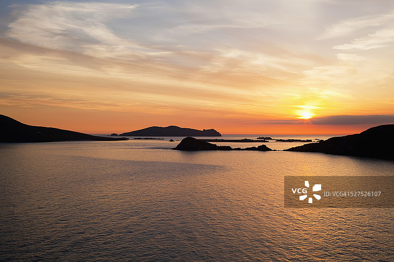邓金附近布拉斯克特群岛日落图片素材