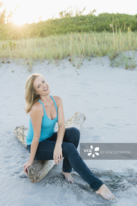 在美国佛罗里达州德尔雷海滩的女人图片素材