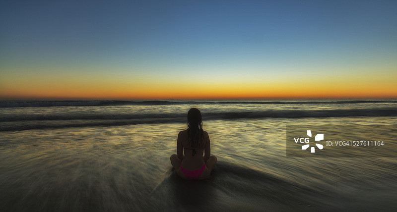 思考人生图片素材