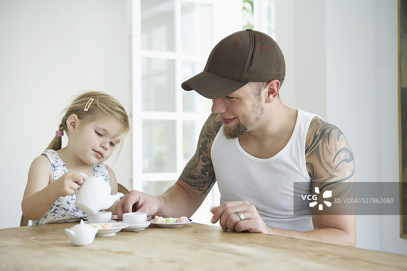 父亲和女儿图片素材