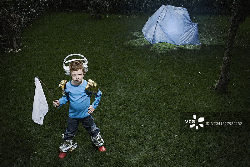 身穿宇航服的男孩（7-9岁）图片素材