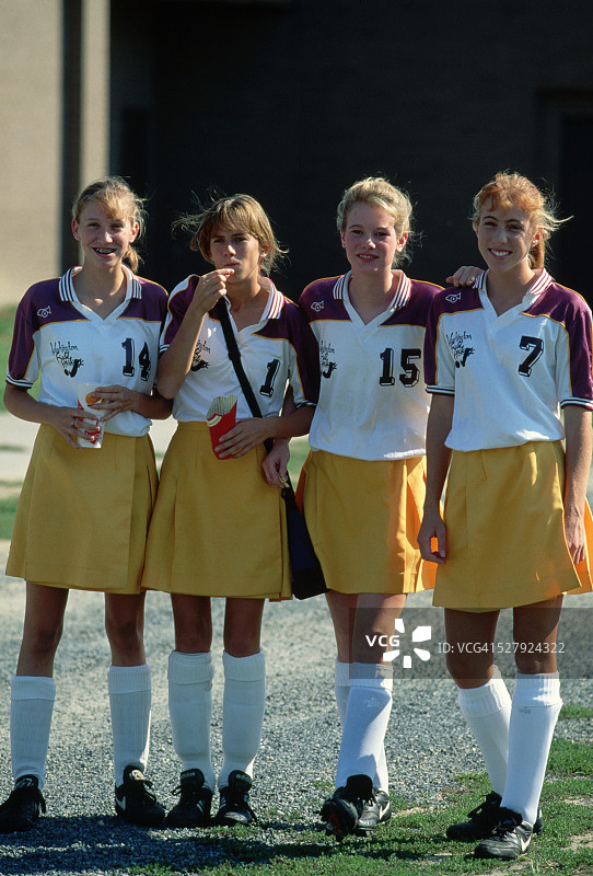 高中女子曲棍球运动员图片素材