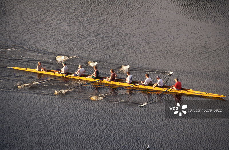 在希尔斯伯勒河上划船图片素材