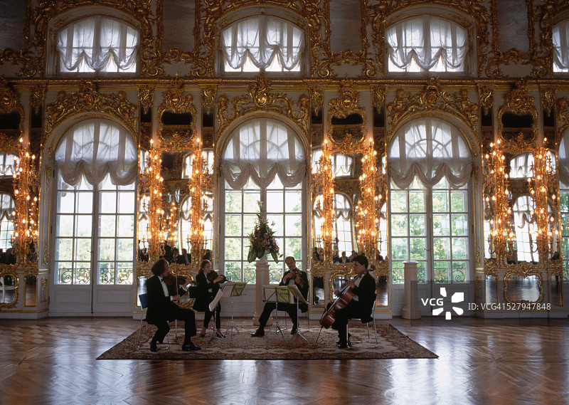 俄罗斯普希金市叶卡捷琳娜宫的弦乐四重奏图片素材