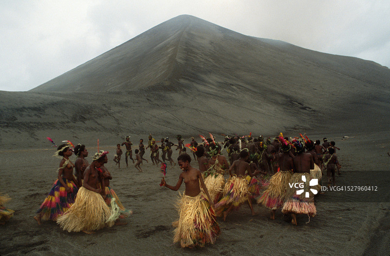 坦纳岛上的火山舞者图片素材