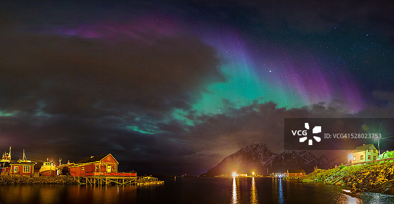 雨中舞蹈 | 挪威罗弗敦群岛松德图片素材