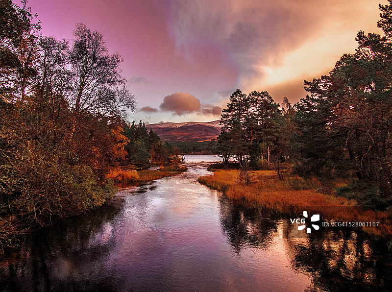 莫里奇湖日落美景图片素材
