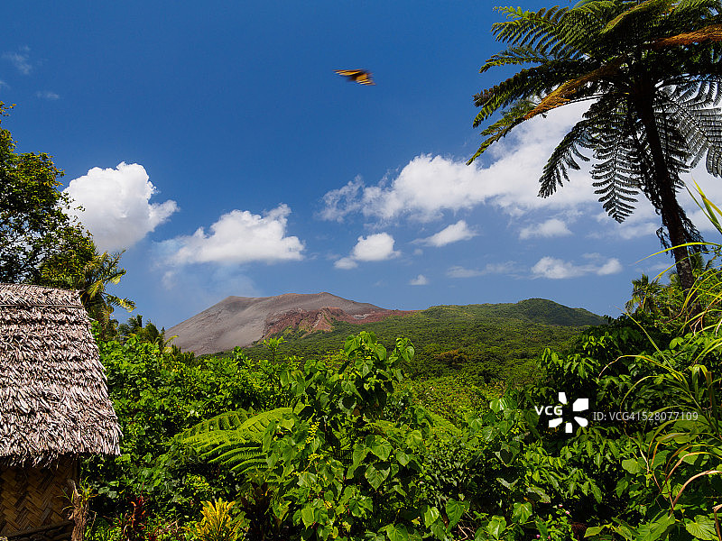 瓦努阿图塔纳岛上的亚苏尔火山景观图片素材