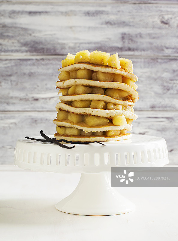 带苹果酱的薄煎饼图片素材