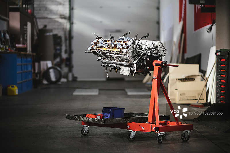 拆卸的发动机图片素材
