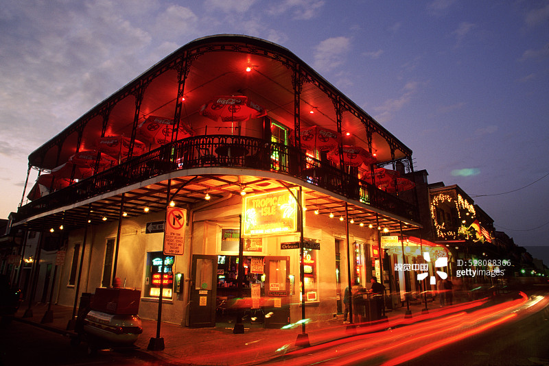 波本街的夜生活图片素材