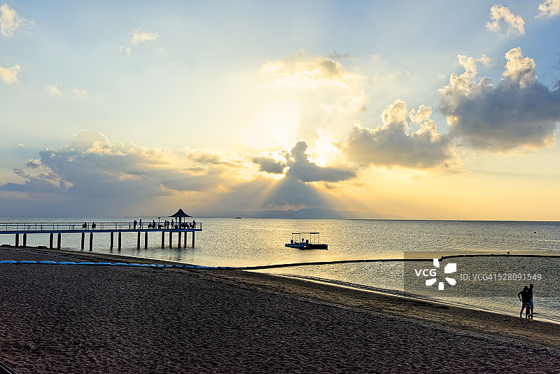 度假村日落图片素材