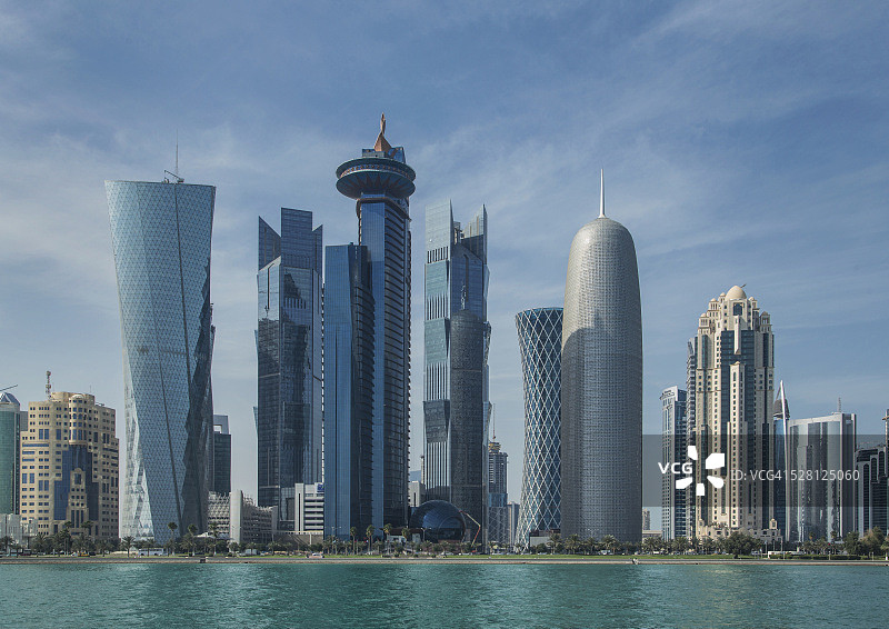 卡塔尔多哈市中心不断涌现的建筑物图片素材