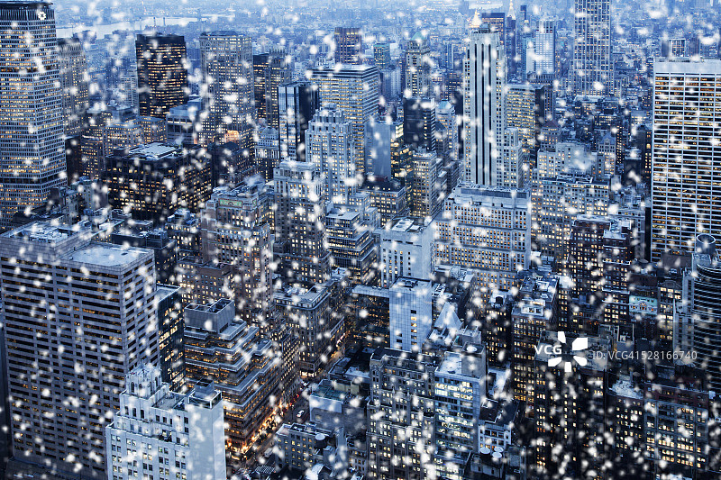 美国纽约市曼哈顿的鹅毛大雪图片素材