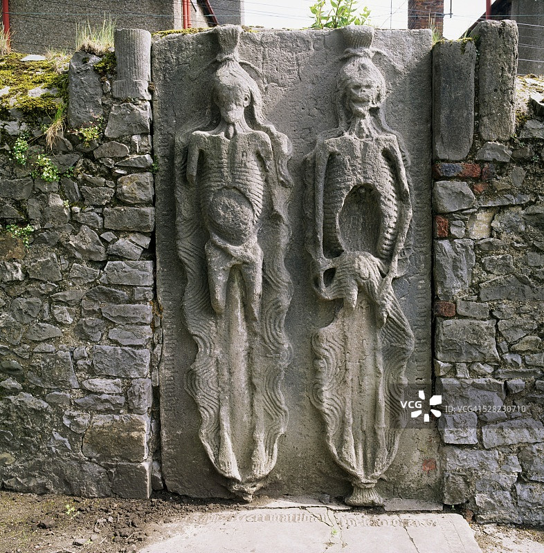 圣彼得教堂墓地的墓碑，爱尔兰劳斯郡德罗赫达图片素材