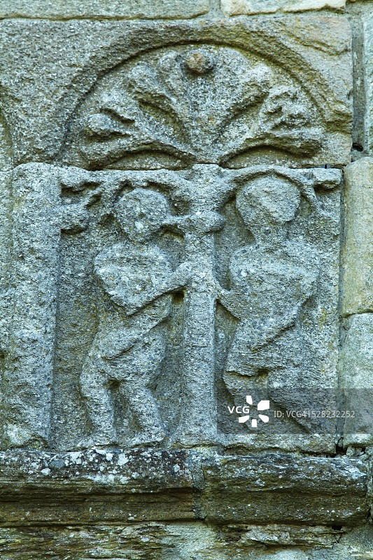 爱尔兰沃特福德郡阿德莫尔村大教堂遗址的西墙图片素材