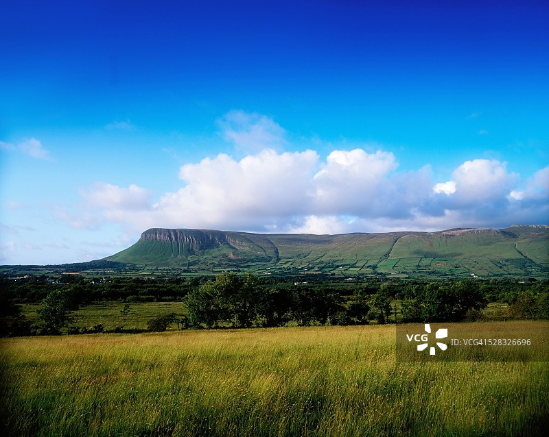 爱尔兰斯莱戈郡本布尔本山图片素材