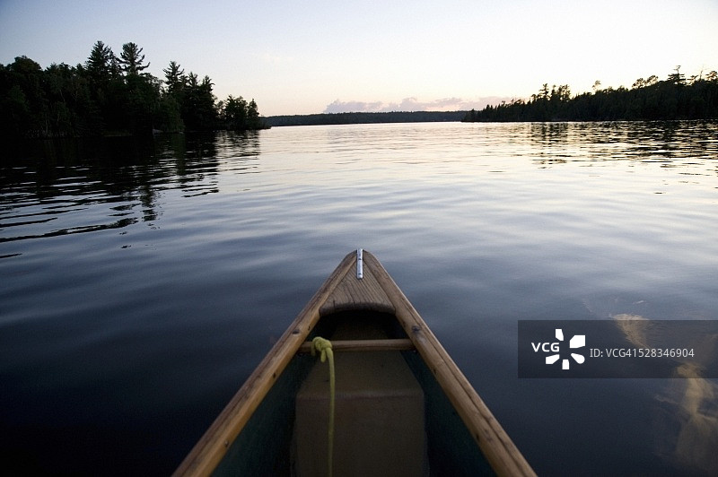 加拿大安大略省伍兹湖水上小船图片素材