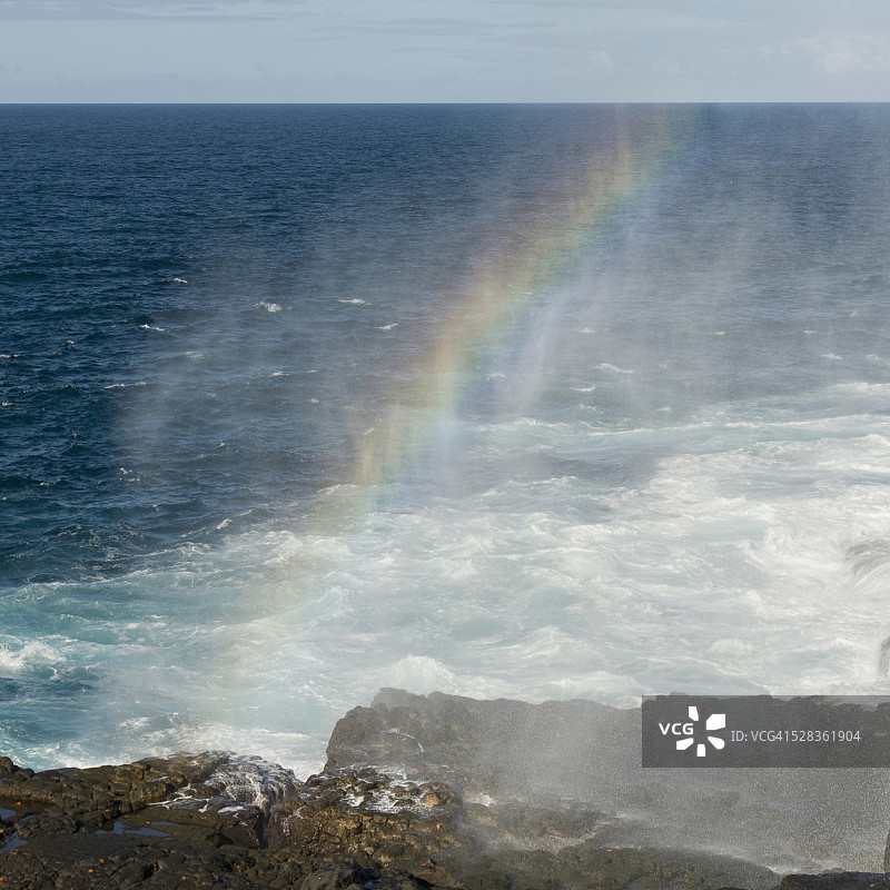 海岸上的彩虹：加拉帕戈斯群岛，厄瓜多尔图片素材