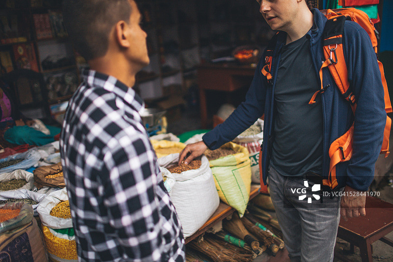 当地跳蚤市场一角图片素材