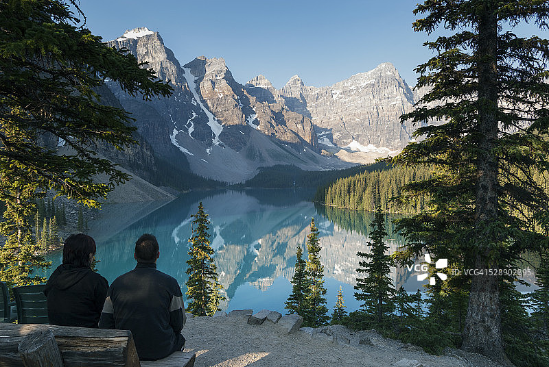 梦莲湖和十峰谷情侣图片素材